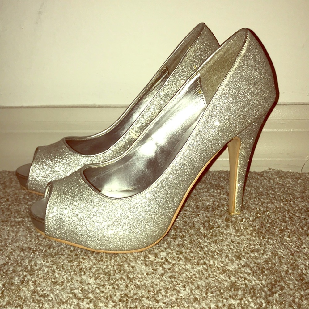 *WORN ONCE* Silver Heels